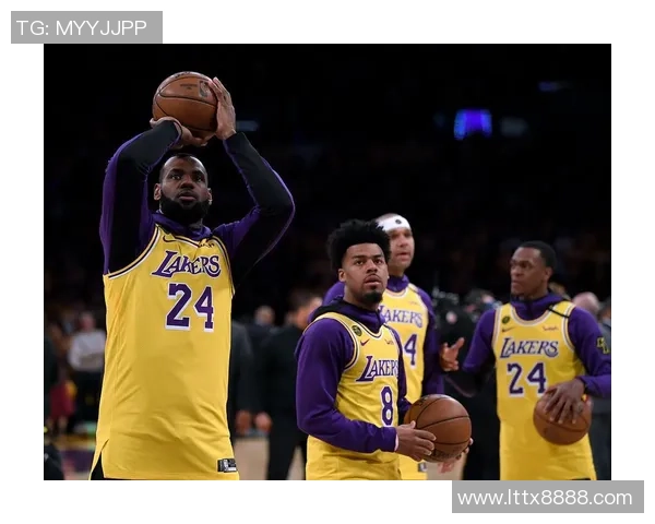 湖人对决开拓者精彩回顾八月二十五日全场比赛亮点分析